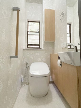 LIXIL　サティスGタイプリトイレ手洗器付ストレート型にお取替え