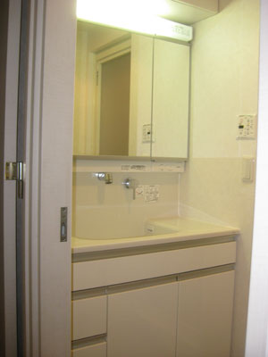 三面鏡で収納アップ　TOTOオクターブで快適に！