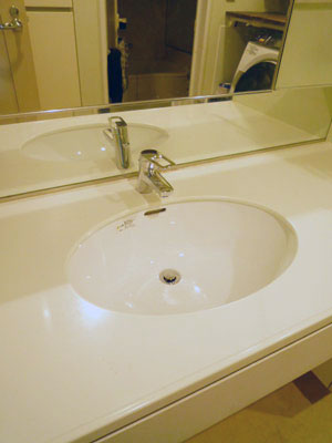 割れてしまった洗面ボウルの交換工事