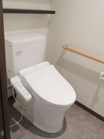 スッキリ落ち着いたトイレ空間に