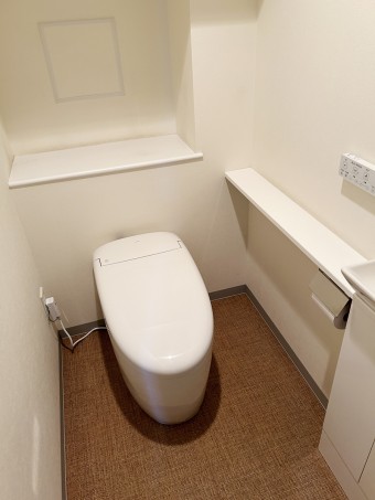 丸みのあるやさしい曲線がくつろぎを生むTOTO「ネオレストRS」