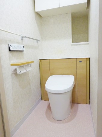 パッと交換！空間すっきりの収納一体型トイレにお取替え