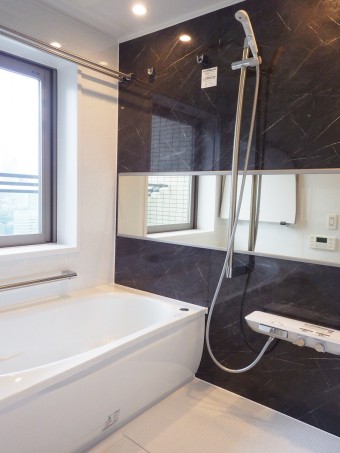 静寂な空間に心癒されゆるりとリラックスバスタイム