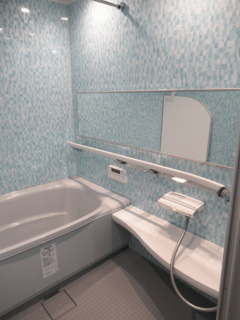 輝きと艶を放つ人造大理石浴槽でリラックス