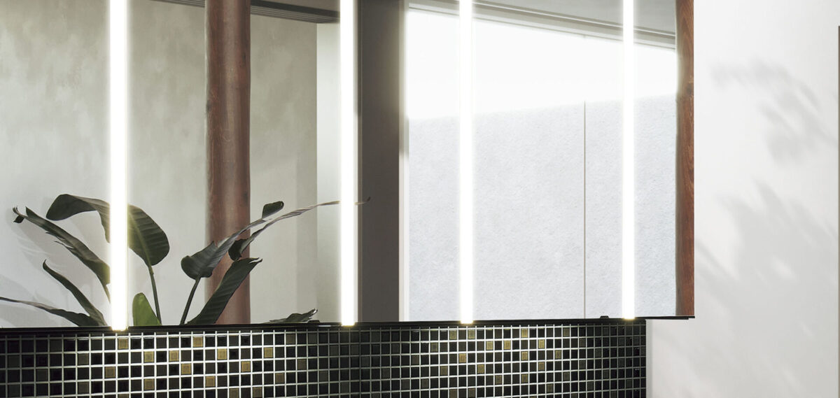 メイクしやすい三面鏡